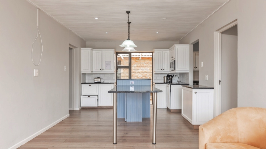 6 Bedroom Property for Sale in Agulhas Western Cape